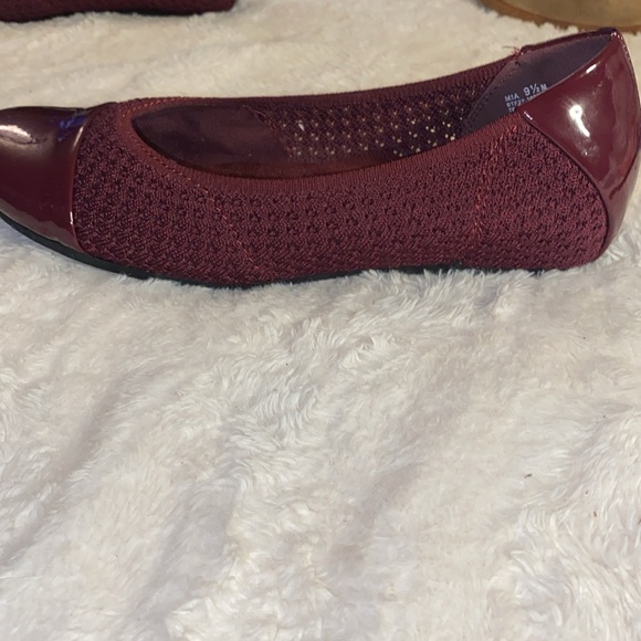 Woman’s bare traps memory foam slide ons size 91/2 - Picture 3 of 9